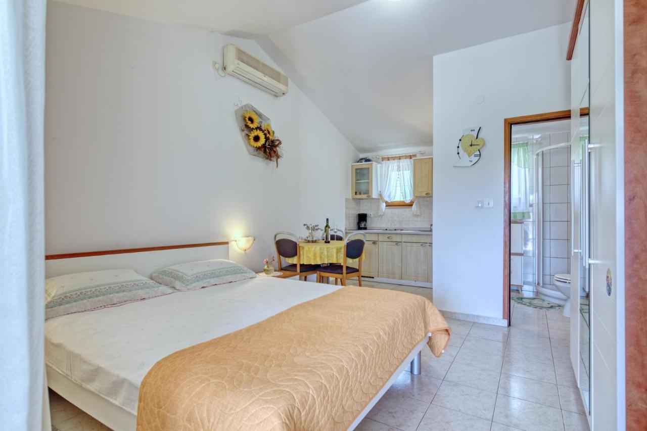 Apartmets Slavica 1644 班约勒 外观 照片